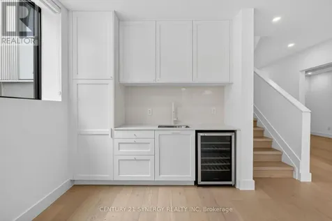 45 Inverness Avenue Ottawa ON K2E 6N6