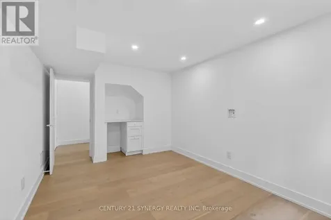 45 Inverness Avenue Ottawa ON K2E 6N6