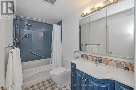 99 Melanie Crescent Ottawa ON K2L 2E4