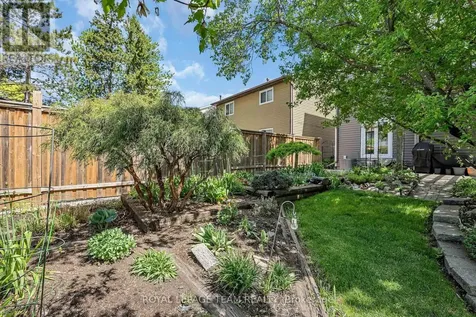 99 Melanie Crescent Ottawa ON K2L 2E4