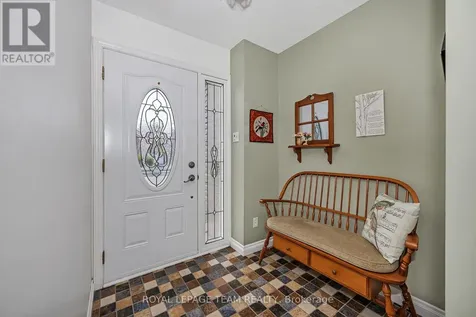 99 Melanie Crescent Ottawa ON K2L 2E4