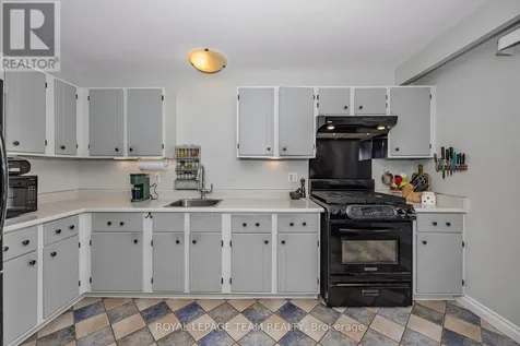 99 Melanie Crescent Ottawa ON K2L 2E4