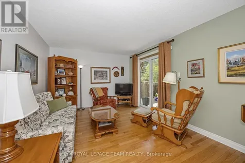 99 Melanie Crescent Ottawa ON K2L 2E4