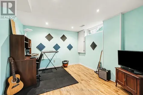 1809 Brousseau Crescent Ottawa ON K1C 2Y5