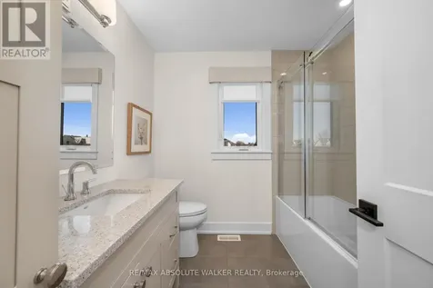 501 Egret Way Ottawa ON K2J 5V3