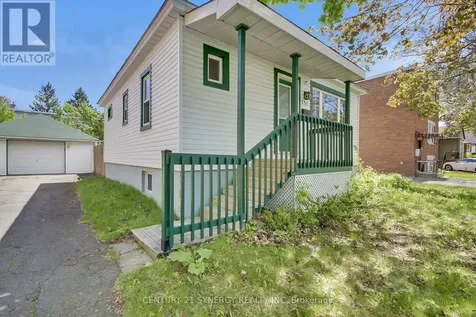 751 Rue De L, Eglise Street Ottawa ON K1K 3K5