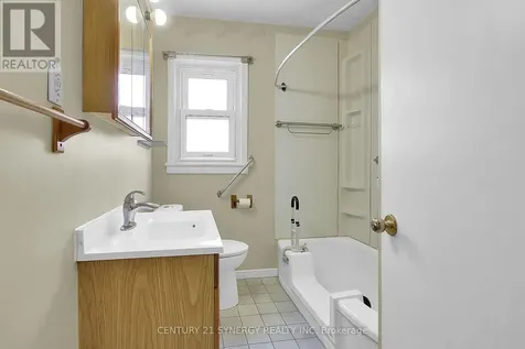 751 Rue De L, Eglise Street Ottawa ON K1K 3K5