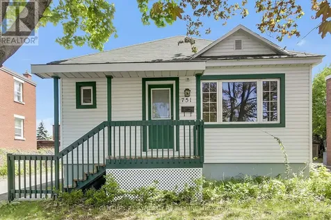 751 Rue De L, Eglise Street Ottawa ON K1K 3K5