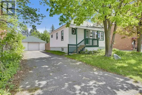 751 Rue De L, Eglise Street Ottawa ON K1K 3K5