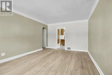 751 Rue De L, Eglise Street Ottawa ON K1K 3K5