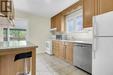 751 Rue De L, Eglise Street Ottawa ON K1K 3K5