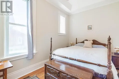 16 Peel Street Penetanguishene ON L9M 1A6