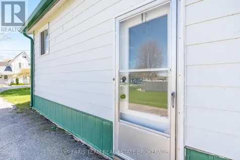 16 Peel Street Penetanguishene ON L9M 1A6