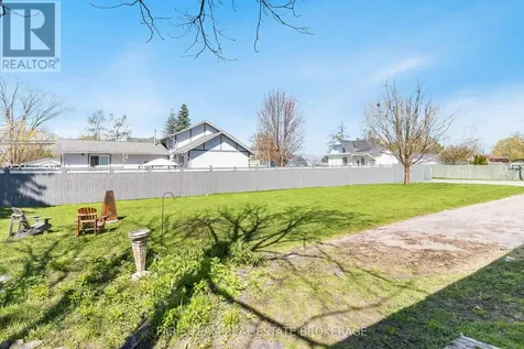16 Peel Street Penetanguishene ON L9M 1A6