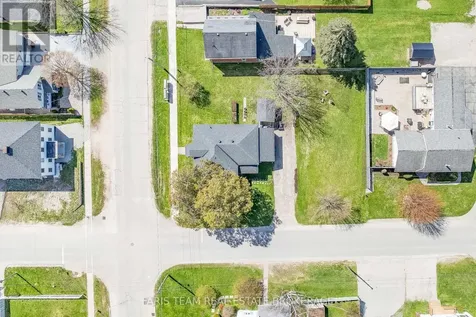 16 Peel Street Penetanguishene ON L9M 1A6