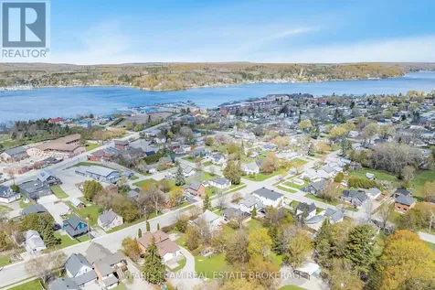 16 Peel Street Penetanguishene ON L9M 1A6