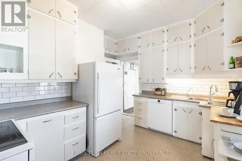 16 Peel Street Penetanguishene ON L9M 1A6