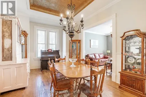 16 Peel Street Penetanguishene ON L9M 1A6