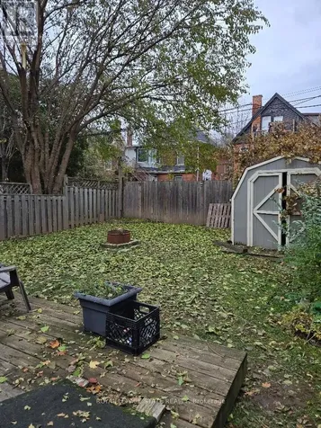 17 Fairleigh Avenue South Hamilton (gibson) ON L8M 2K1