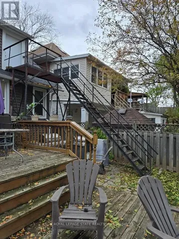 17 Fairleigh Avenue South Hamilton (gibson) ON L8M 2K1
