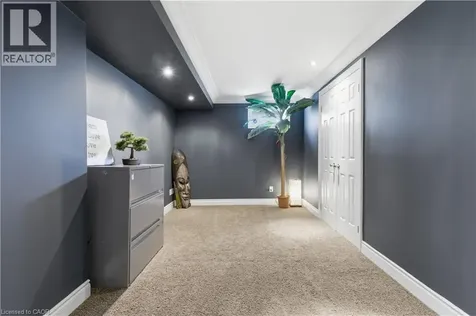905 Marigold Court Kitchener ON N2P 2Y3