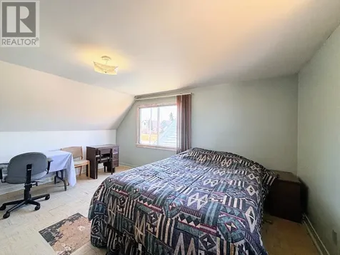 25 Neebig Avenue Manitouwadge ON P0T 2C0