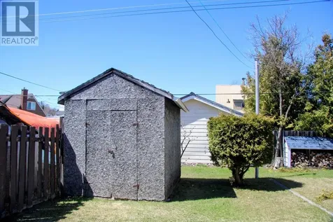 25 Neebig Avenue Manitouwadge ON P0T 2C0