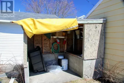 25 Neebig Avenue Manitouwadge ON P0T 2C0