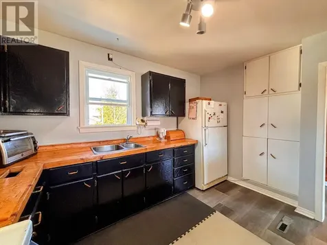 25 Neebig Avenue Manitouwadge ON P0T 2C0