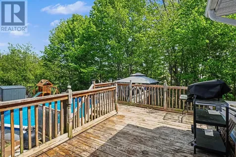 10 Bay Road Rideau Lakes ON K0G 1L0