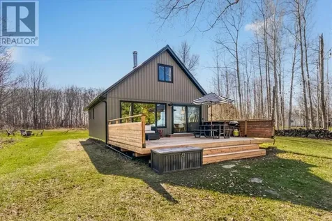 35 Maplewood Trail Kagawong ON P0P 1J0