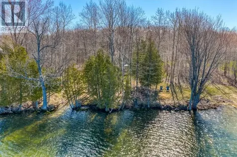 35 Maplewood Trail Kagawong ON P0P 1J0