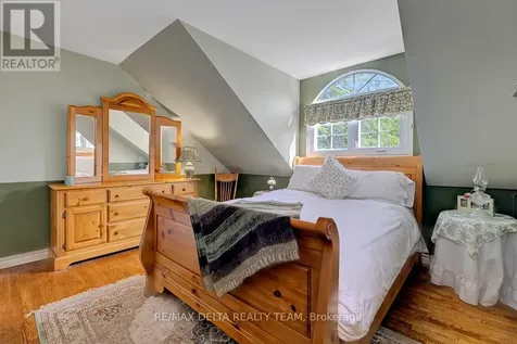 1079 Laporte Street Ottawa ON K1J 7B3