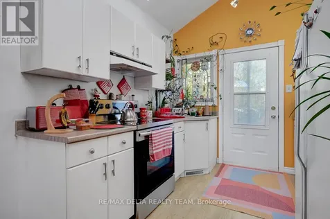 1079 Laporte Street Ottawa ON K1J 7B3