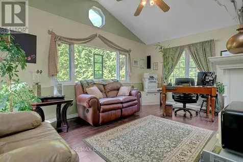 1079 Laporte Street Ottawa ON K1J 7B3