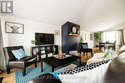 2196 Plesser Street Ottawa ON K1G 2X3