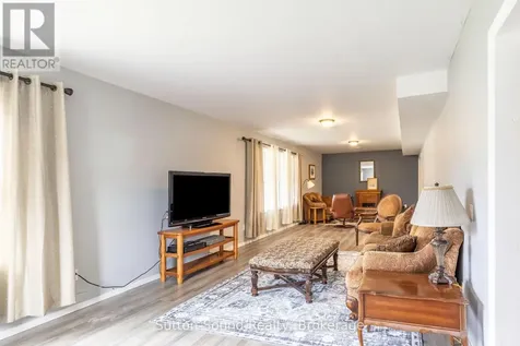 21 Cardinal Avenue South Bruce Peninsula ON N0H 2T0