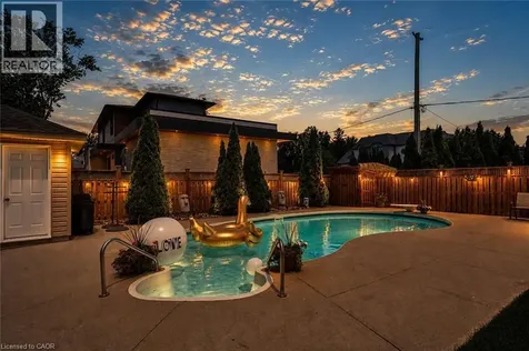 390 Seaton Drive Oakville ON L6L 3Y2