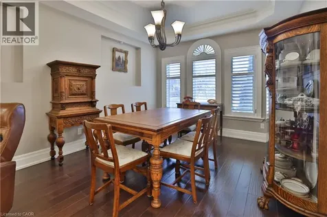 390 Seaton Drive Oakville ON L6L 3Y2