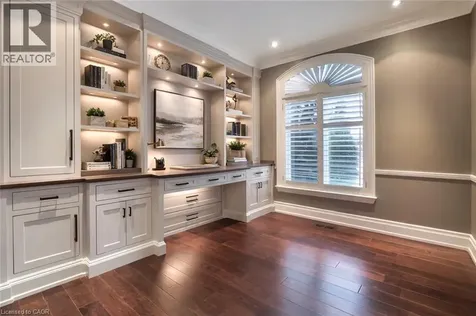 390 Seaton Drive Oakville ON L6L 3Y2