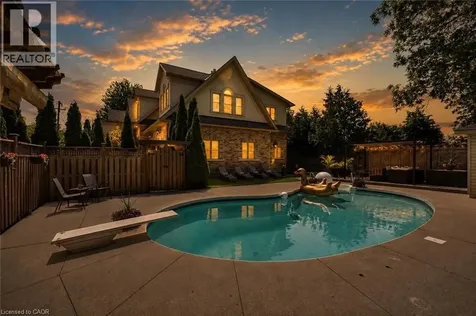 390 Seaton Drive Oakville ON L6L 3Y2