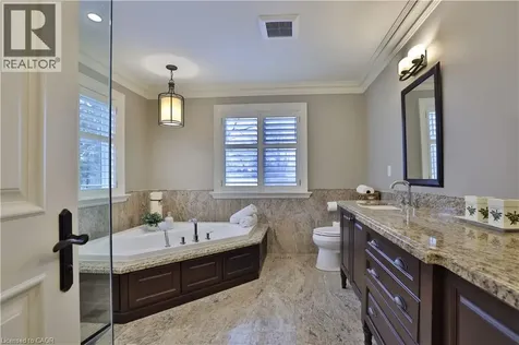 390 Seaton Drive Oakville ON L6L 3Y2