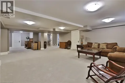 390 Seaton Drive Oakville ON L6L 3Y2