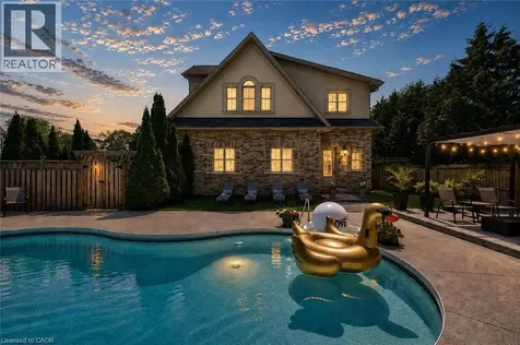 390 Seaton Drive Oakville ON L6L 3Y2