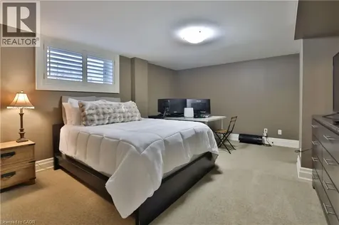 390 Seaton Drive Oakville ON L6L 3Y2