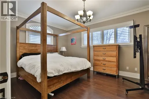 390 Seaton Drive Oakville ON L6L 3Y2