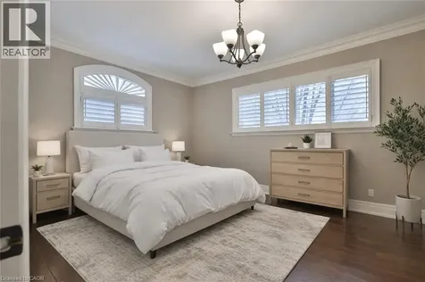 390 Seaton Drive Oakville ON L6L 3Y2