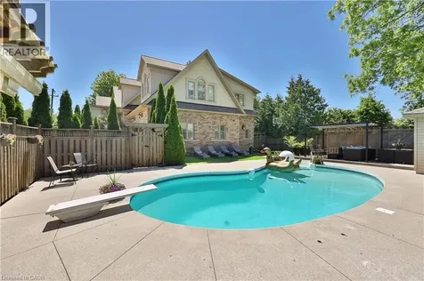 390 Seaton Drive Oakville ON L6L 3Y2
