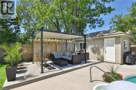 390 Seaton Drive Oakville ON L6L 3Y2