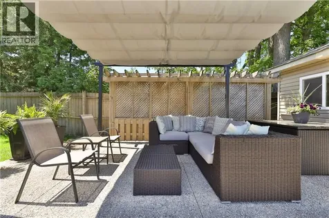 390 Seaton Drive Oakville ON L6L 3Y2